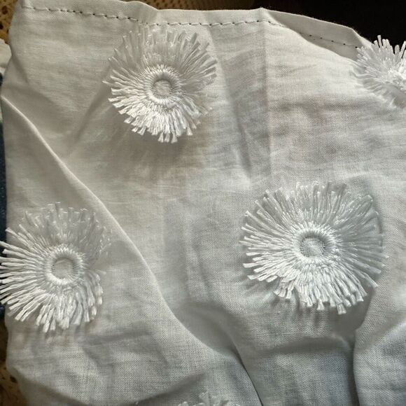 REWORKED Cello Embroidered Cuffed Distressed Jeans Size 7/M - Picture 7 of 8